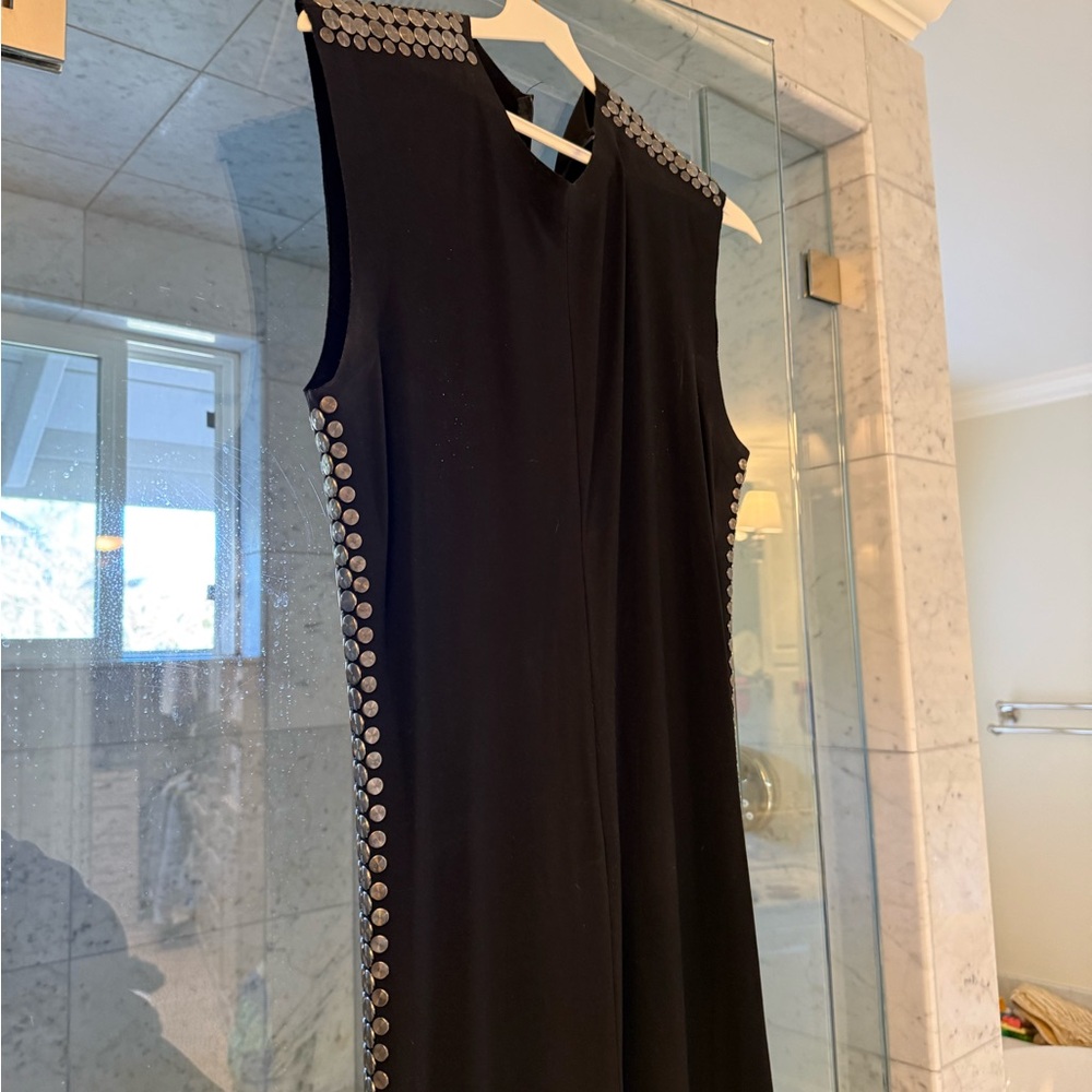 Elegant Black Sleeveless Dress